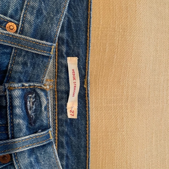 Levi's Wedgie Fit Womens' Size 27 Dark/Medium Wash - Picture 7 of 7
